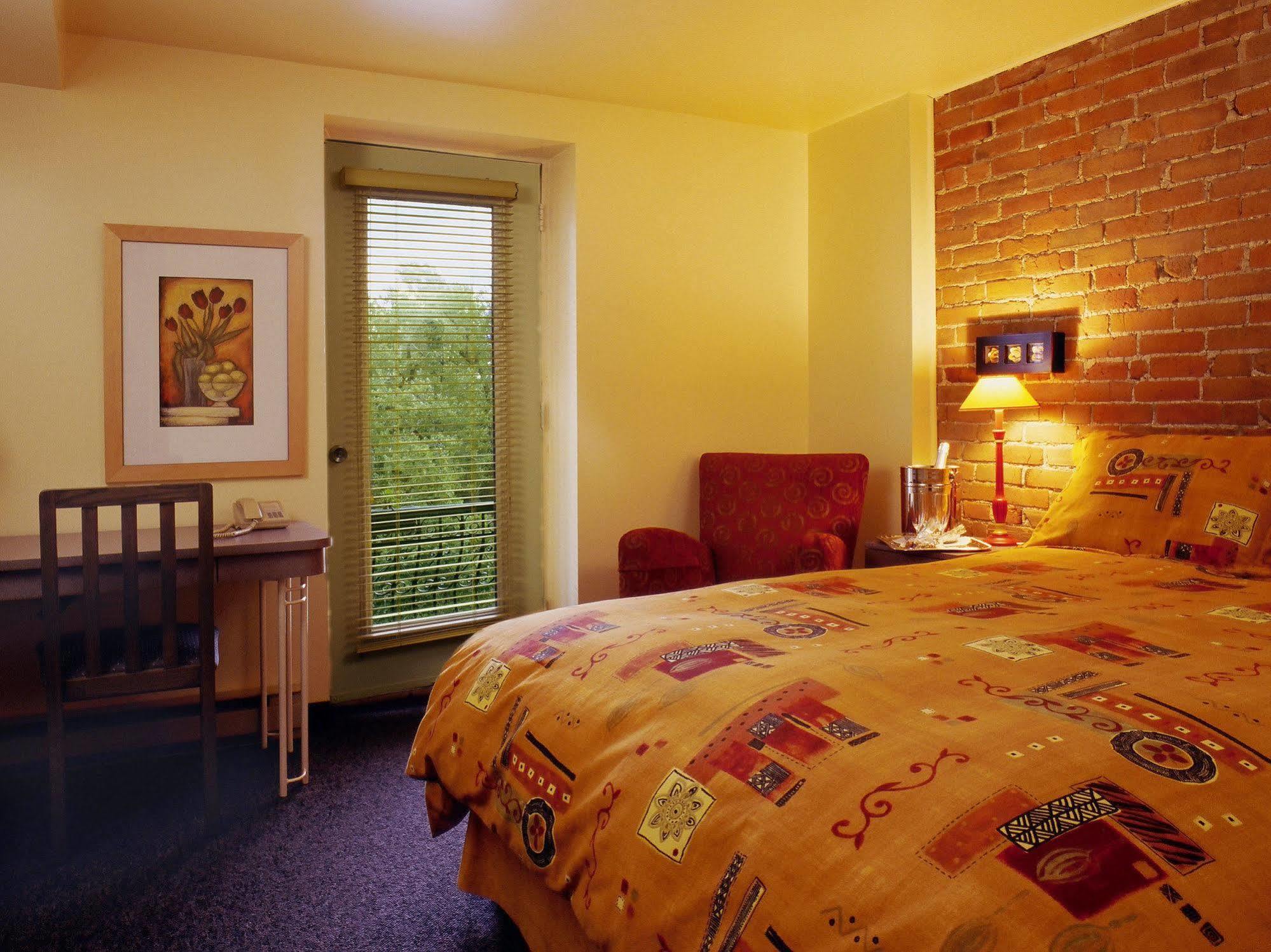 Auberge De La Fontaine Montreal Habitación foto